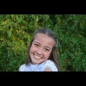 Meet your Posher, Claudia